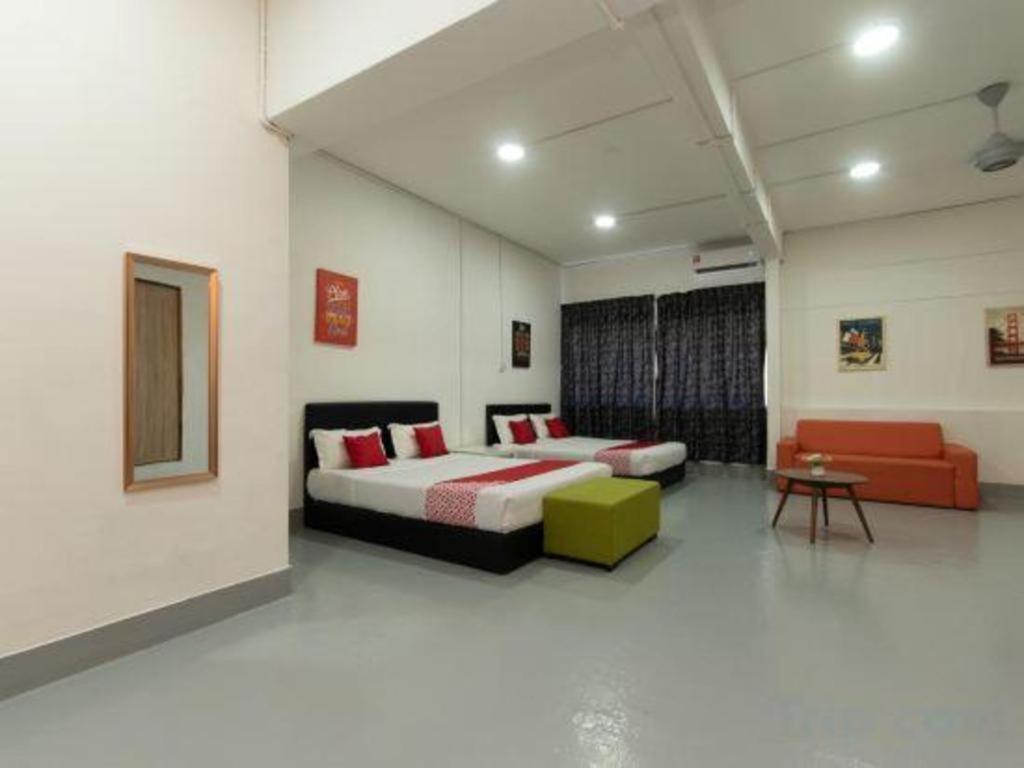 Oyo 43993 Madsuite Kota Kinabalu Extérieur photo