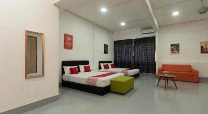 Oyo 43993 Madsuite Kota Kinabalu Extérieur photo