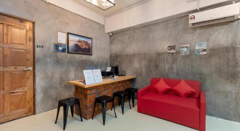 Oyo 43993 Madsuite Kota Kinabalu Extérieur photo