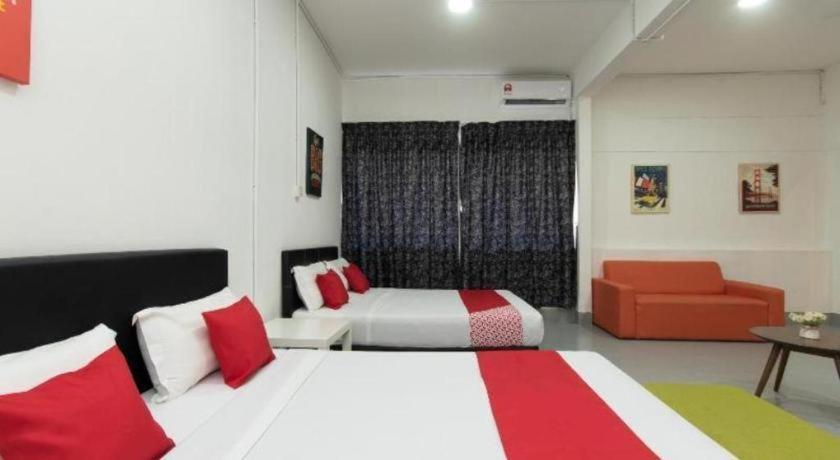 Oyo 43993 Madsuite Kota Kinabalu Extérieur photo